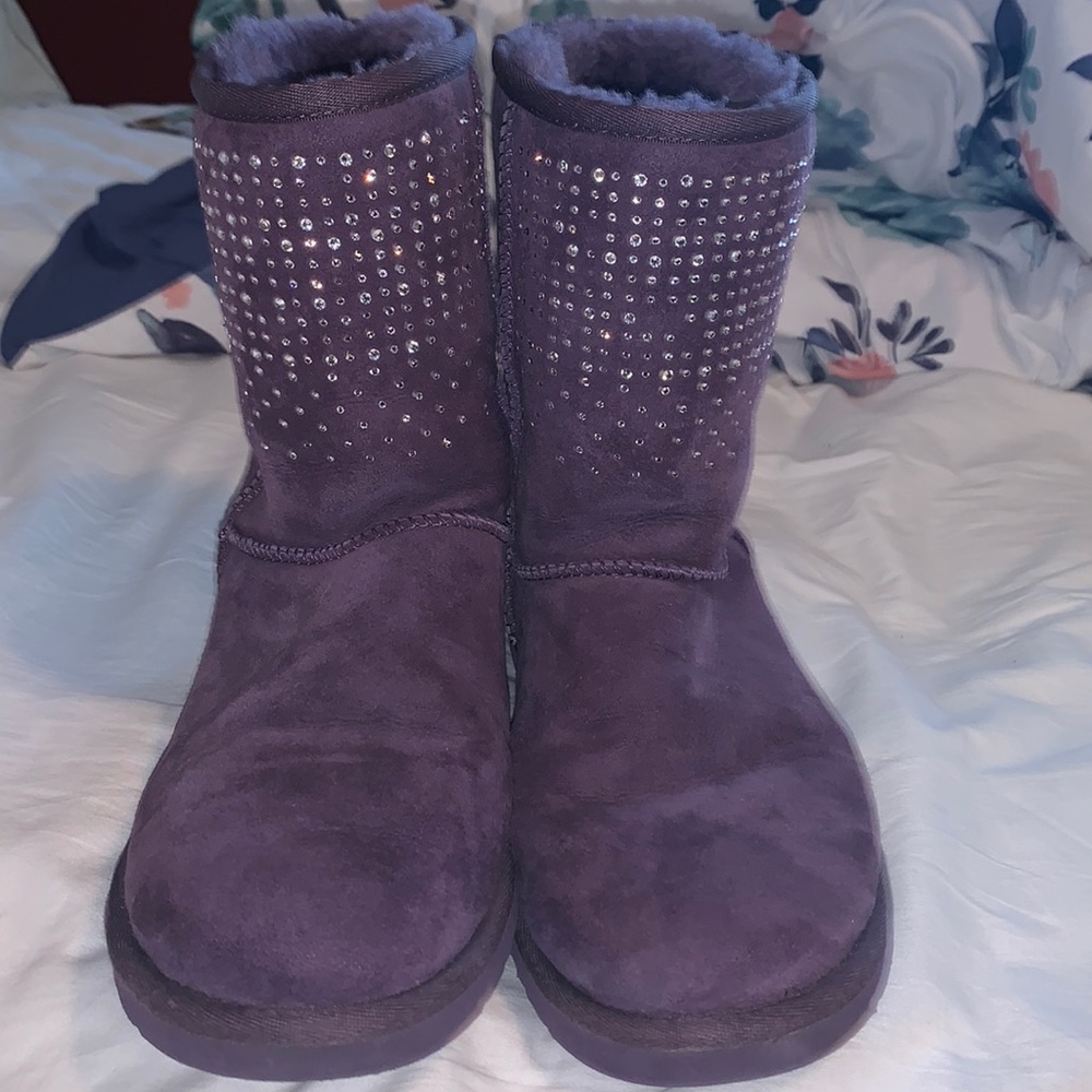 Like new purple ugg boots.